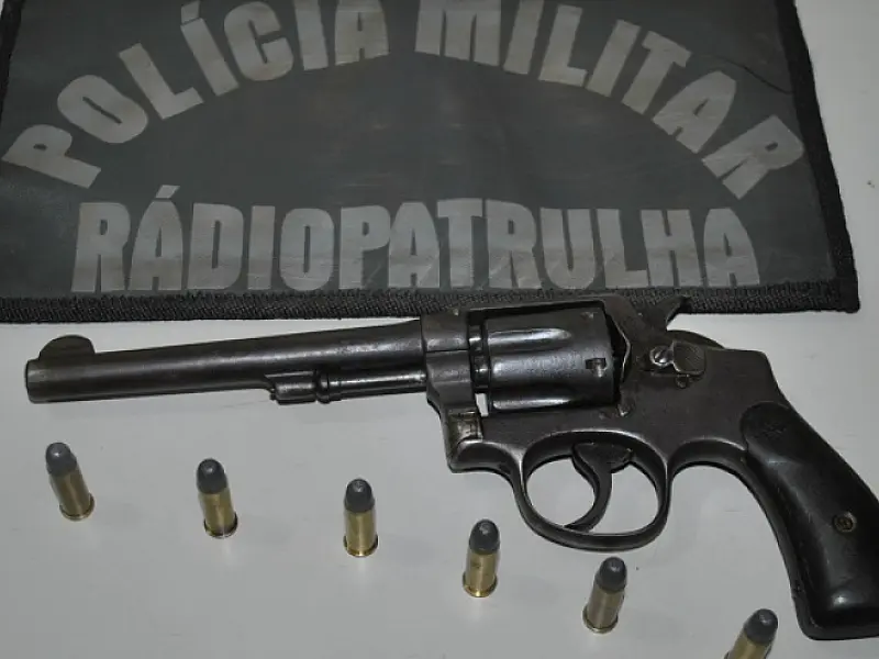 Dois são presos por porte ilegal de arma de fogo em Dourados