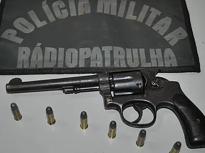 Dois são presos por porte ilegal de arma de fogo em Dourados