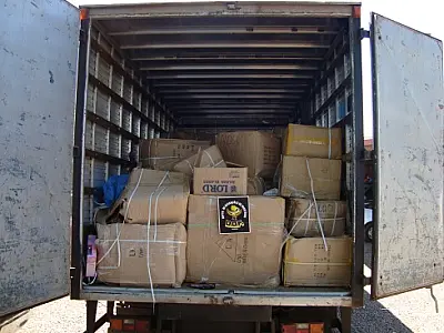 Caminhão é apreendido com mercadorias contrabandeadas