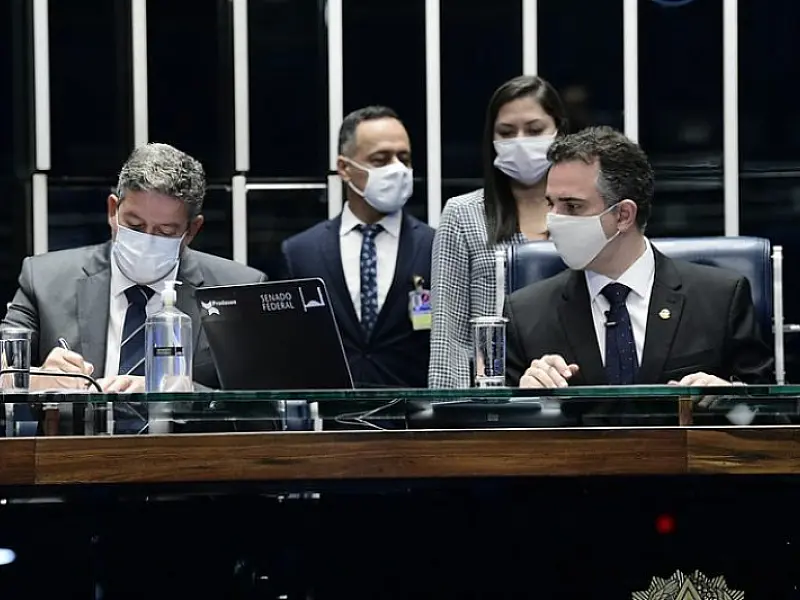 Congresso promulga emenda constitucional que garante volta do auxílio emergencial.
