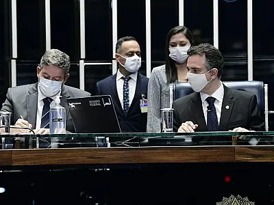 Congresso promulga emenda constitucional que garante volta do auxílio emergencial.
