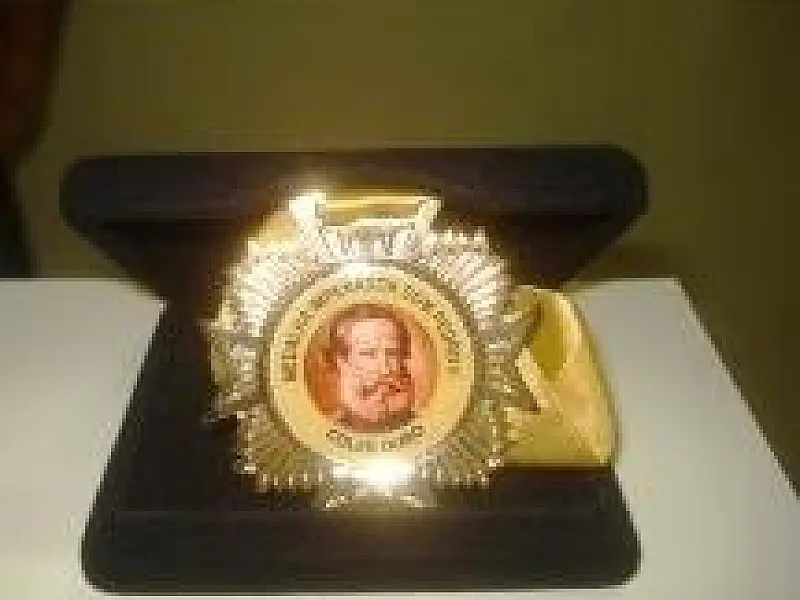 Bombeiros homenageiam personalidades com Medalha