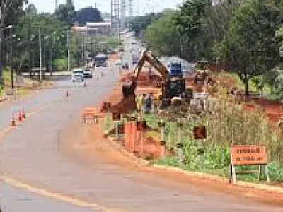 Governo e bancada federal assinam ordens de serviço para drenagem e asfalto em 24 cidades