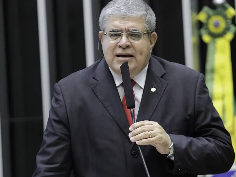Deputado apresenta projeto que garante moradia para pessoas de baixa renda