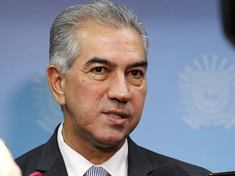 Reinaldo Azambuja sanciona lei que obriga empresas a informar identidade de prestador de serviço