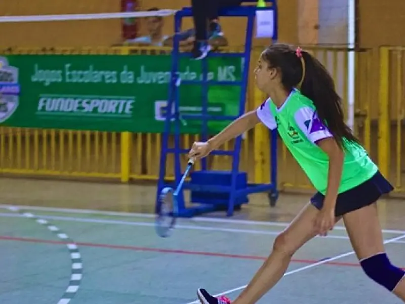 Curso de badminton vai capacitar profissionais de Educação Física em Vicentina; inscrições abertas