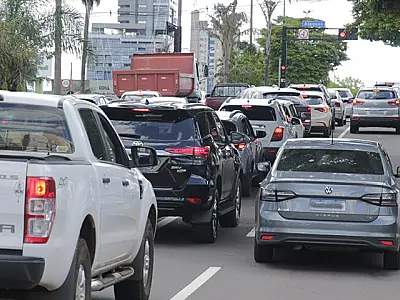 Veículos com placa final 0 devem estar com o licenciamento em dia até o final de outubro