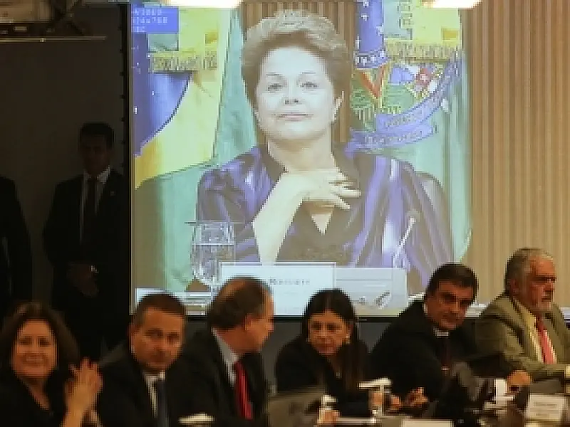 Dilma anuncia mais R$ 50 bilhões para obras de mobilidade urbana