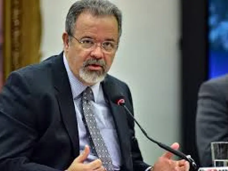 Mudanças na previdência de militares serão encaminhadas em 2017, diz ministro