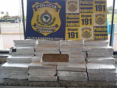 Quatro são presos por tráfico de drogas