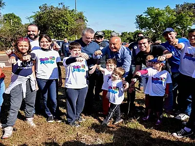 Para comemorar o Dia Mundial do Meio Ambiente, crianças protagonizam momento histórico com o plantio