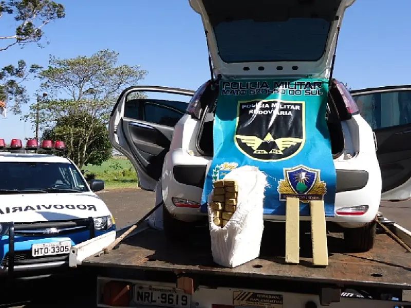 PMR apreende Pálio que furou bloqueio com 400 kg de maconha
