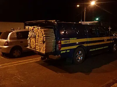 Durante fiscalização, PRF apreende 288 kg de maconha