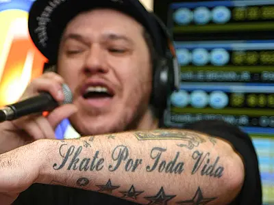 Vocalista do Charlie Brown Jr é encontrado morto em SP