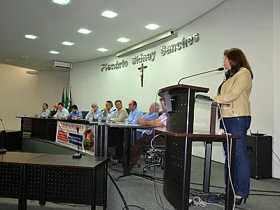 Dione Hashioka defende projeto de expansão ferroviária