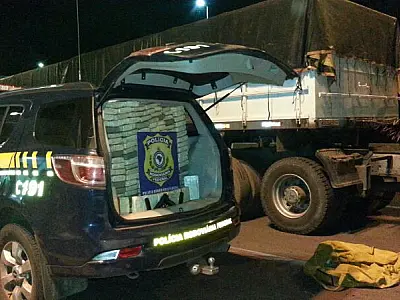 PRF apreende droga avaliada em R$ 3 milhões e pistola 9mm