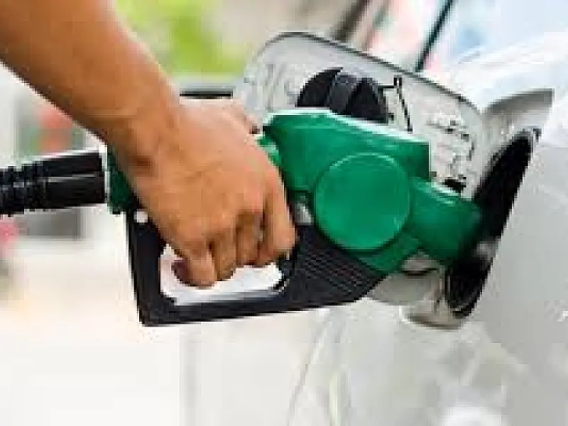 Petrobras deve anunciar ainda neste ano redução no preço da gasolina