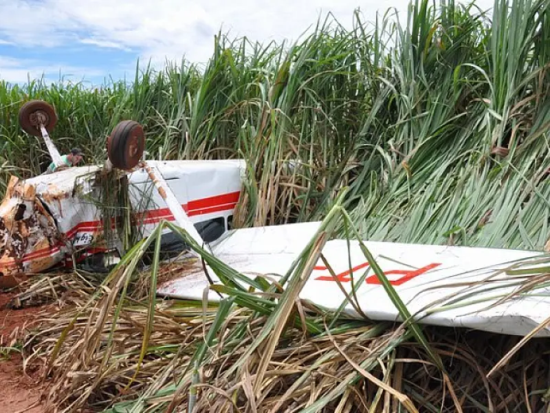 Avião particular cai em Costa Rica e deixa duas pessoas feridas