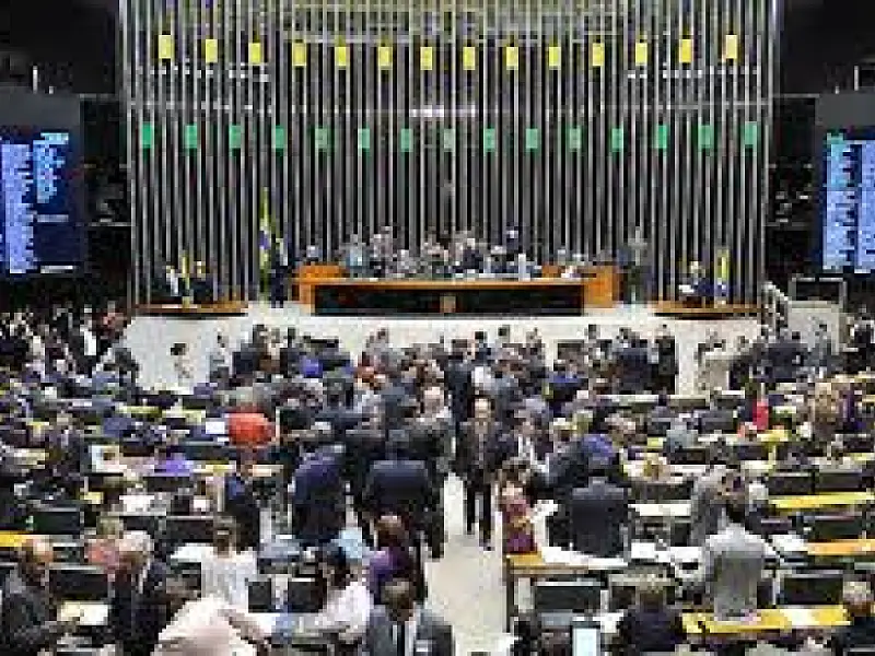 Câmara e Senado elegem presidentes e retomam trabalhos legislativos esta semana