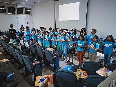 Alunos de escola da Reme aprendem libras em projeto que ensina sobre diferenças