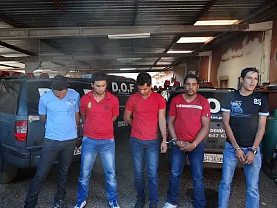 Cinco pessoas são presas com carros carregados com maconha na BR-463