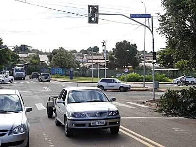 Agetran instalará semáforos em 14 vias com grande fluxo de veículos e pedestres