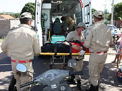 Criança de 3 anos é atropelada ao atravessar rua em Coxim