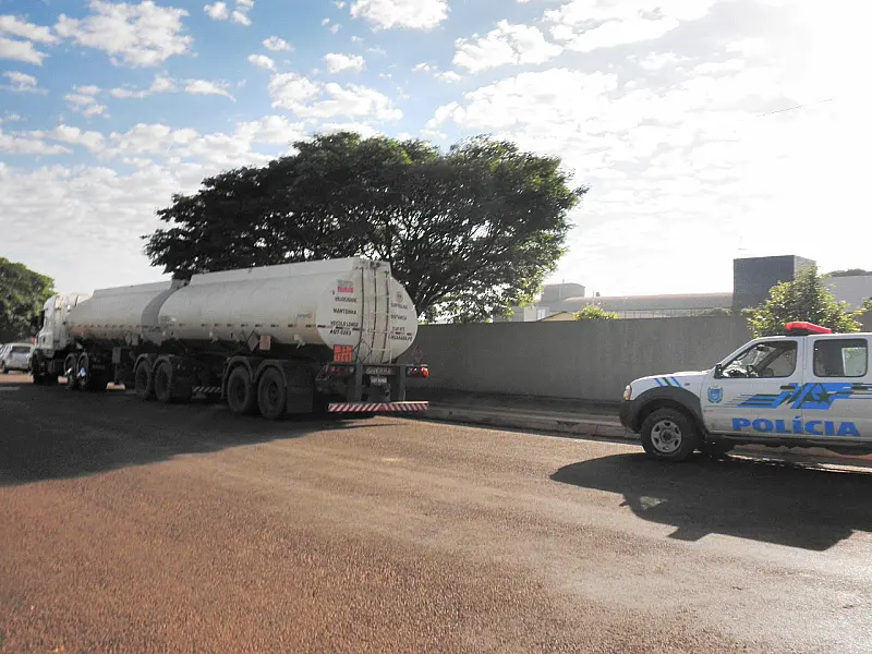 PMA autua empresa paranaense por transporte ilegal de gasolina
