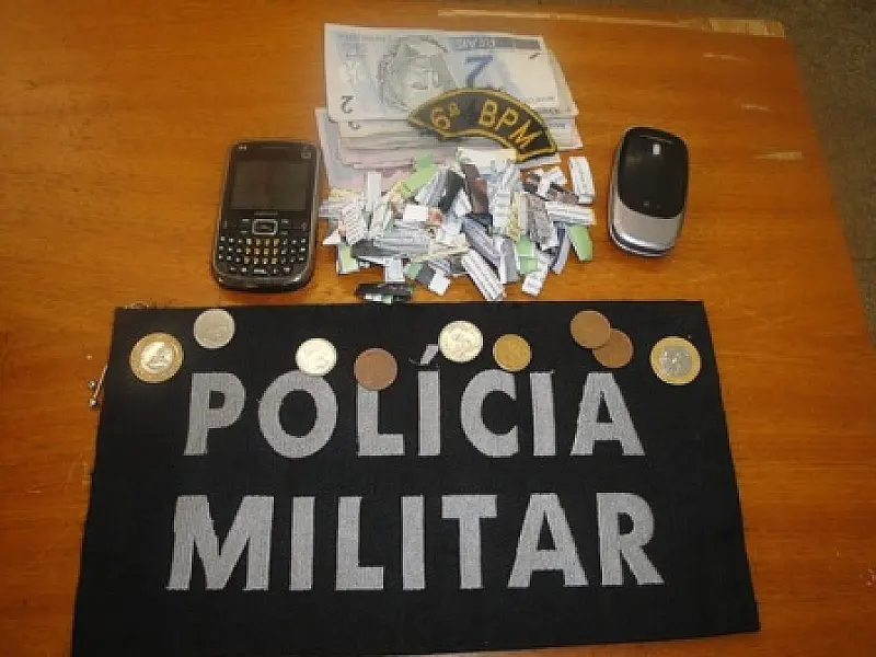 Polícia Militar de Corumbá apreende jovens vendendo drogas