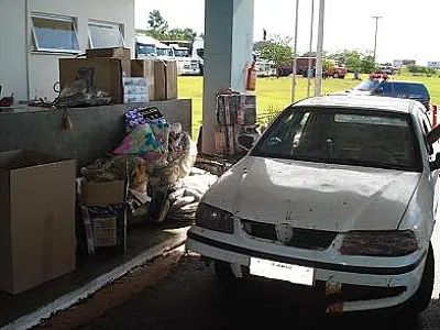 Motorista abandona veículo com contrabando e foge
