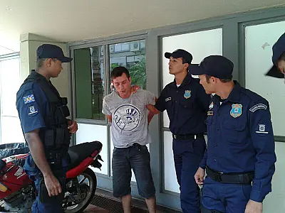 Guarda Municipal evita furto de motocicleta e detém assaltante