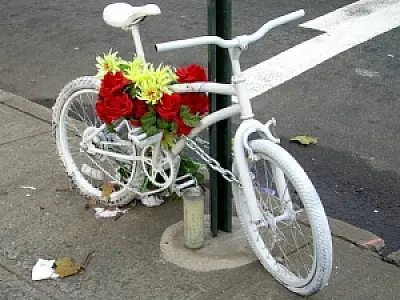 Bicicletada homenageia ciclista morto em Dourados