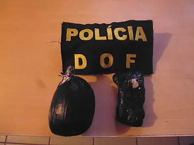 Mulher é presa com droga em ônibus intermunicipal
