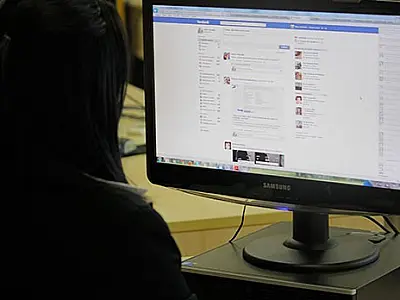 Site de relacionamentos deve suspender perfil de internauta
