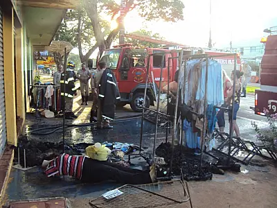 Incêndio atinge loja de roupas na área central de Dourados