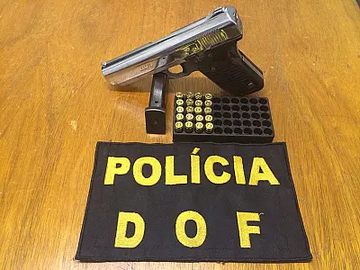 DOF apreende maconha, haxixe, e arma de fogo em ônibus