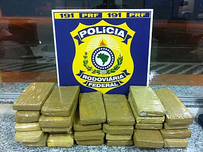 PRF/MS apreende 24 Kg de maconha durante fiscalização em Coxim