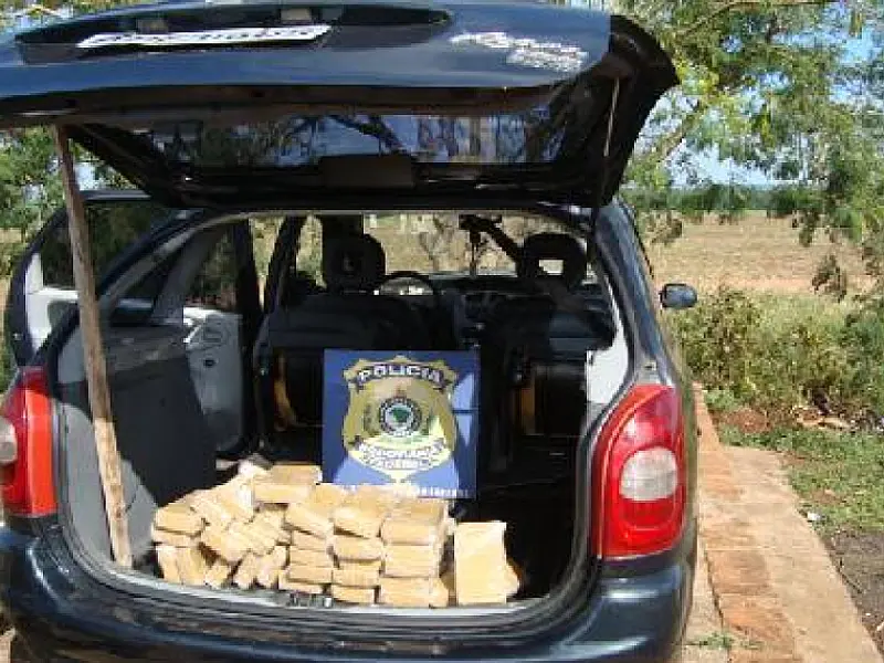 PRF apreende veículo com 33 kg de cocaína em Ponta Porã