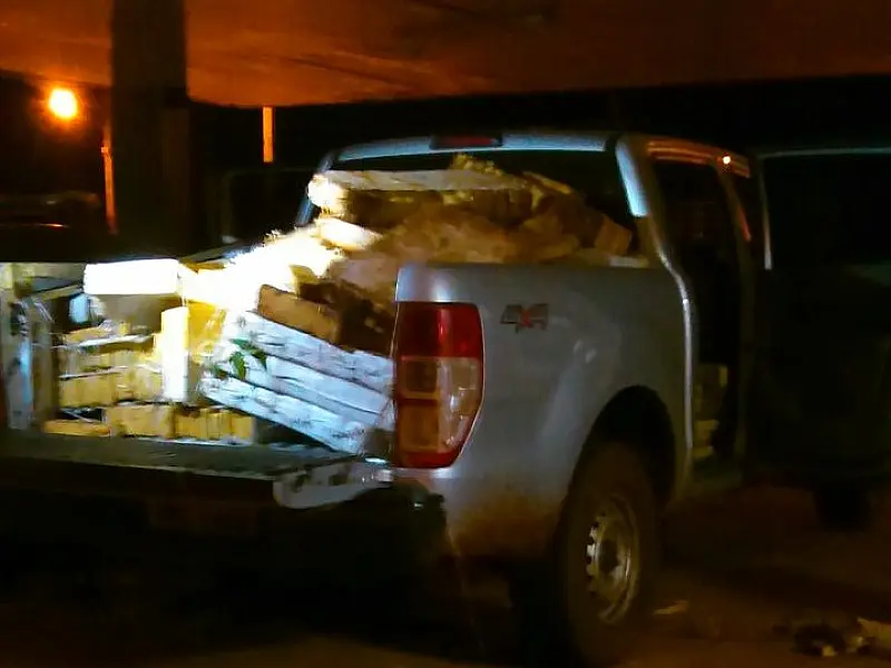 Condutor abandona veículo com 910 kg de maconha