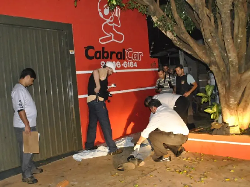 Homem é assassinado e mulher baleada em Dourados