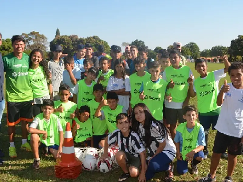 Prefeitura inaugura núcleo da Escola Pública de Futebol no Jockey Club