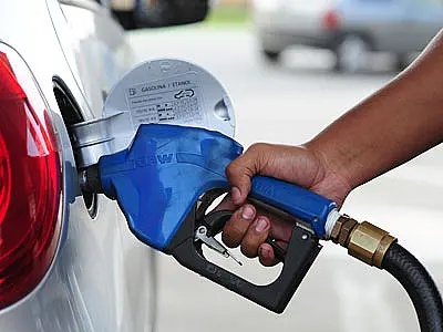 Gasolina e etanol aumentaram 6%, diz Procon