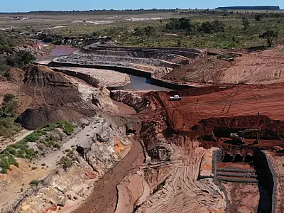 Na Sul-Fronteira, obra de contenção de erosão avança para estabilizar terreno por onde vai passar ro