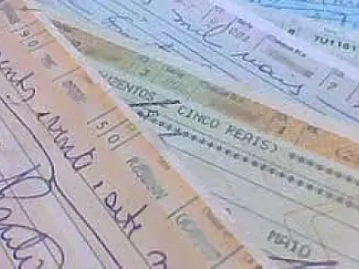 Cheques sem fundos têm queda em abril, aponta Serasa