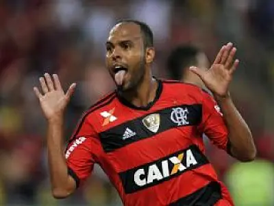 Flamengo goleia o Palmeiras e vence 1ª no Brasileiro