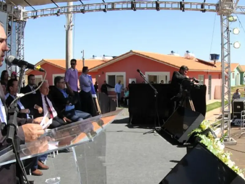 Governos beneficiam mais de 1,4 mil famílias de Campo Grande e Anastácio com casas próprias