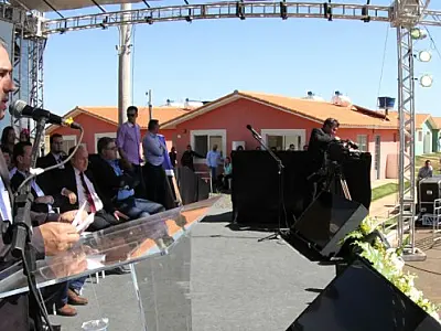 Governos beneficiam mais de 1,4 mil famílias de Campo Grande e Anastácio com casas próprias