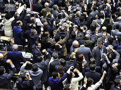Câmara rejeita PEC que reduz maioridade penal para crimes hediondos