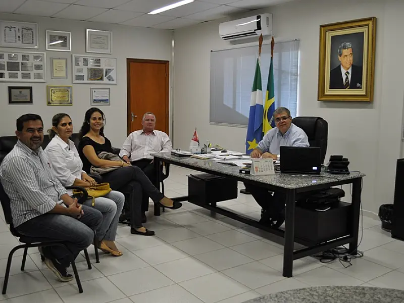 Dirigentes do PMDB de Juti viabilizam parceria com Governo do Estado para construção de moradias