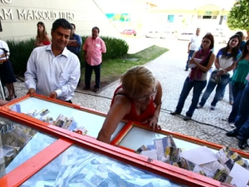 Prefeito sorteia prêmios do IPTU e inaugura galeria de prêmios na CAC